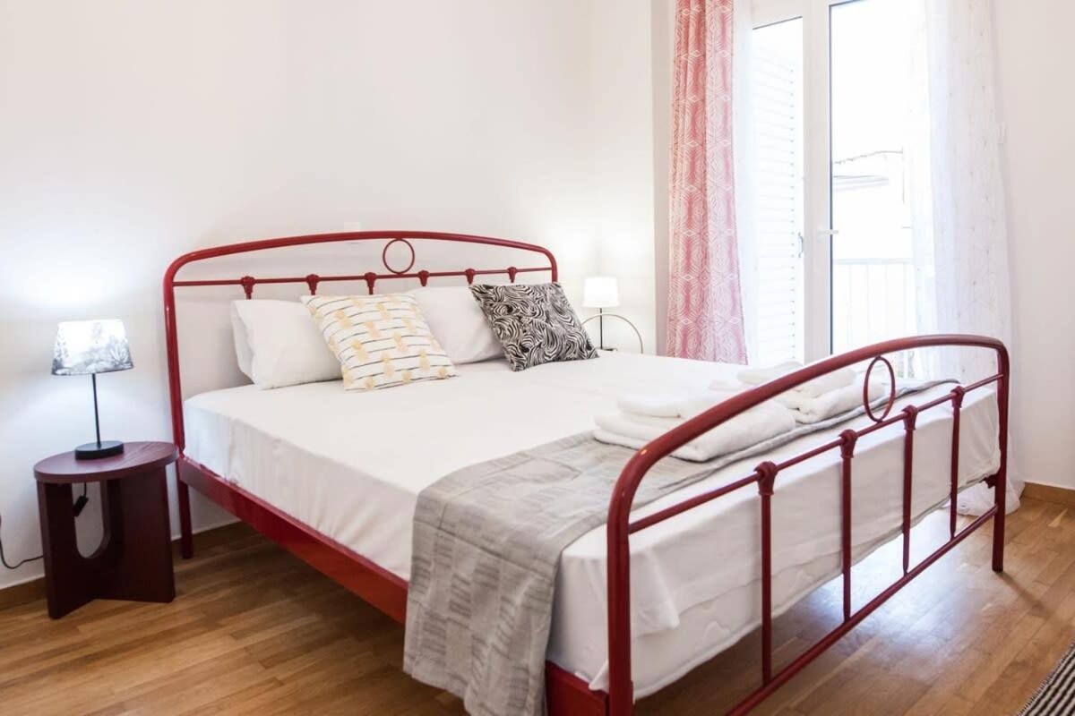 Contemporary Stylish Apartment Located Near Metaxourgeio Area Athen Eksteriør billede