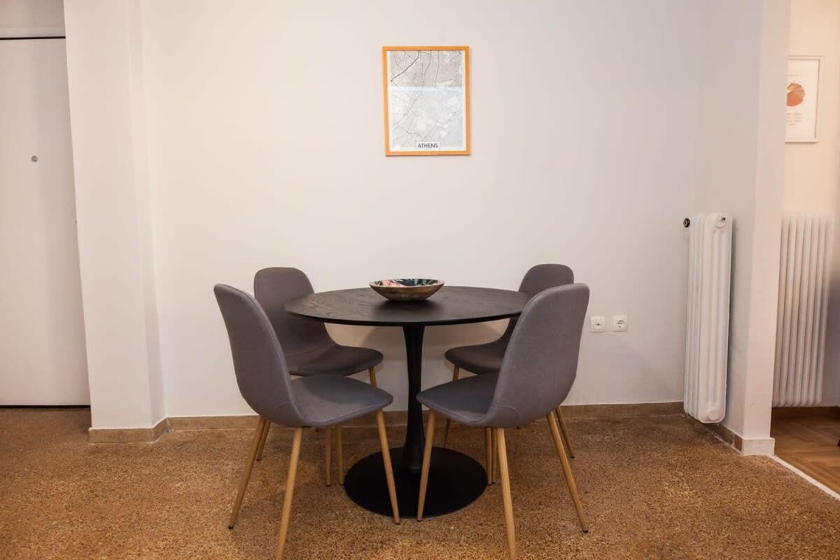 Contemporary Stylish Apartment Located Near Metaxourgeio Area Athen Eksteriør billede