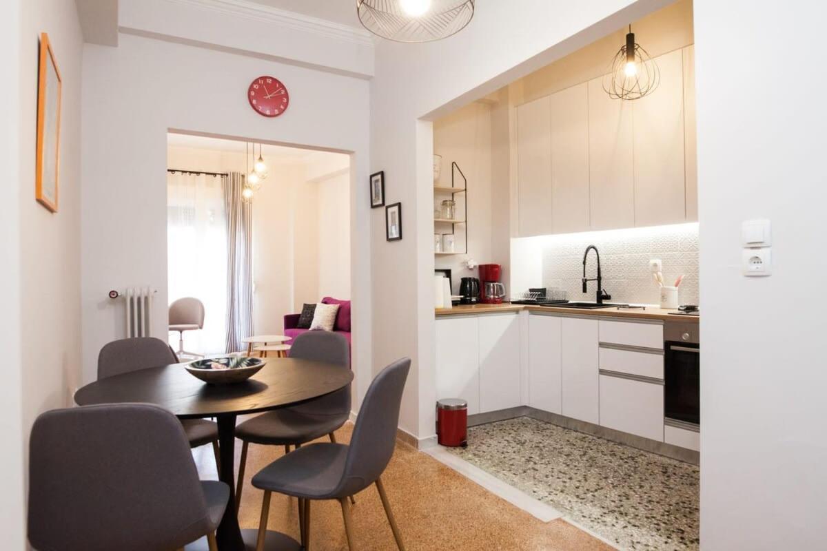 Contemporary Stylish Apartment Located Near Metaxourgeio Area Athen Eksteriør billede