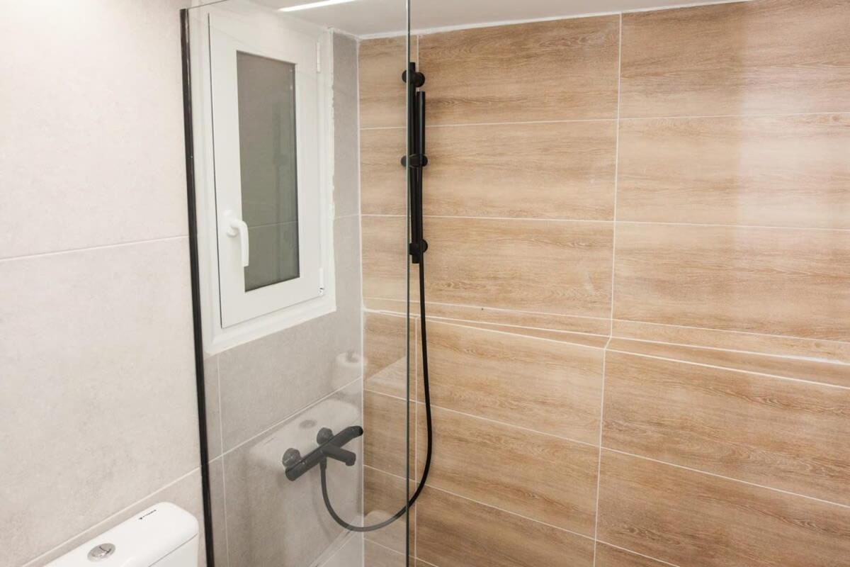 Contemporary Stylish Apartment Located Near Metaxourgeio Area Athen Eksteriør billede